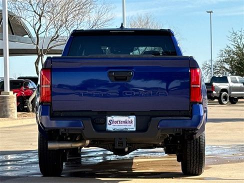 Used 2025 Toyota Tacoma SR5 image 7