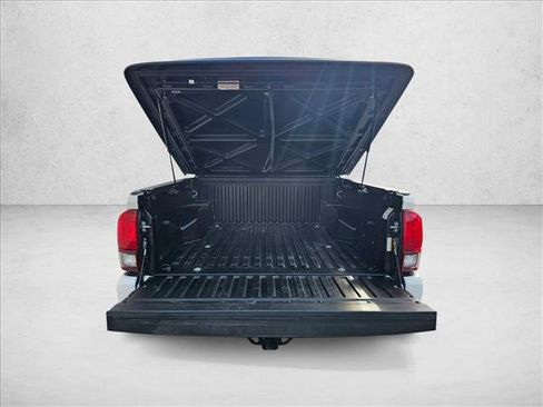 Used 2022 Toyota Tacoma SR5 RWD image 13