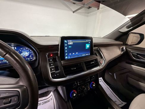 Used 2022 Chevrolet Suburban Z71 w/ Luxury Package image 17