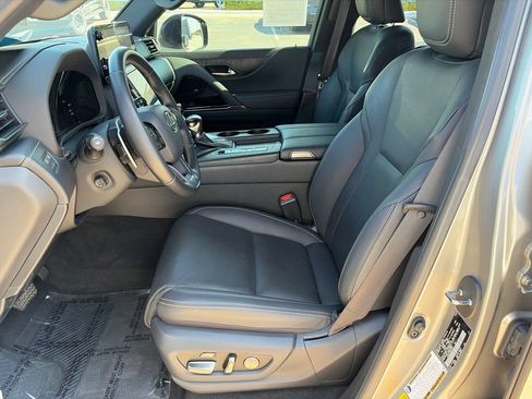 Used 2024 Lexus LX 600 4WD w/ Appearance Package image 25