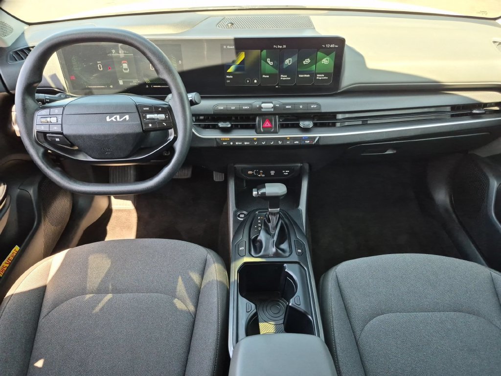 Used 2025 Kia K4 FWD image 26