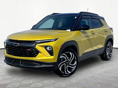 Used 2025 Chevrolet TrailBlazer RS w/ Convenience Package image 3