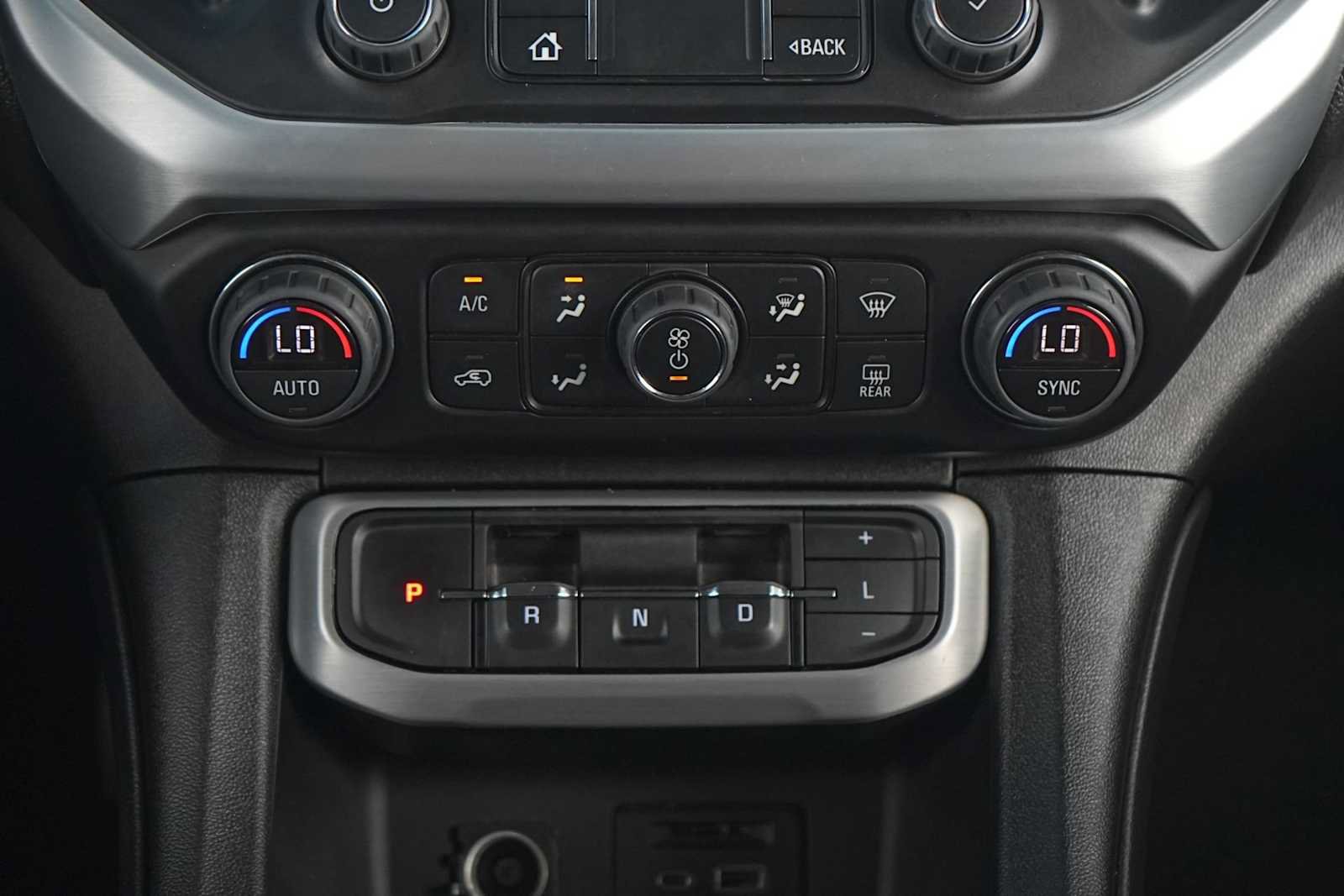 Used 2023 GMC Acadia SLT FWD image 21