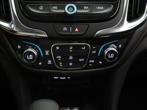 Used 2024 Chevrolet Equinox Premier AWD/4WD image 31