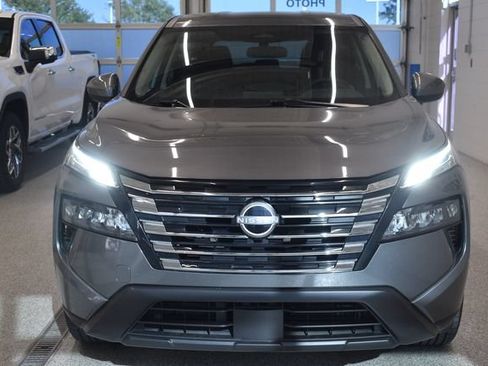 Used 2025 Nissan Rogue SV AWD/4WD image 3