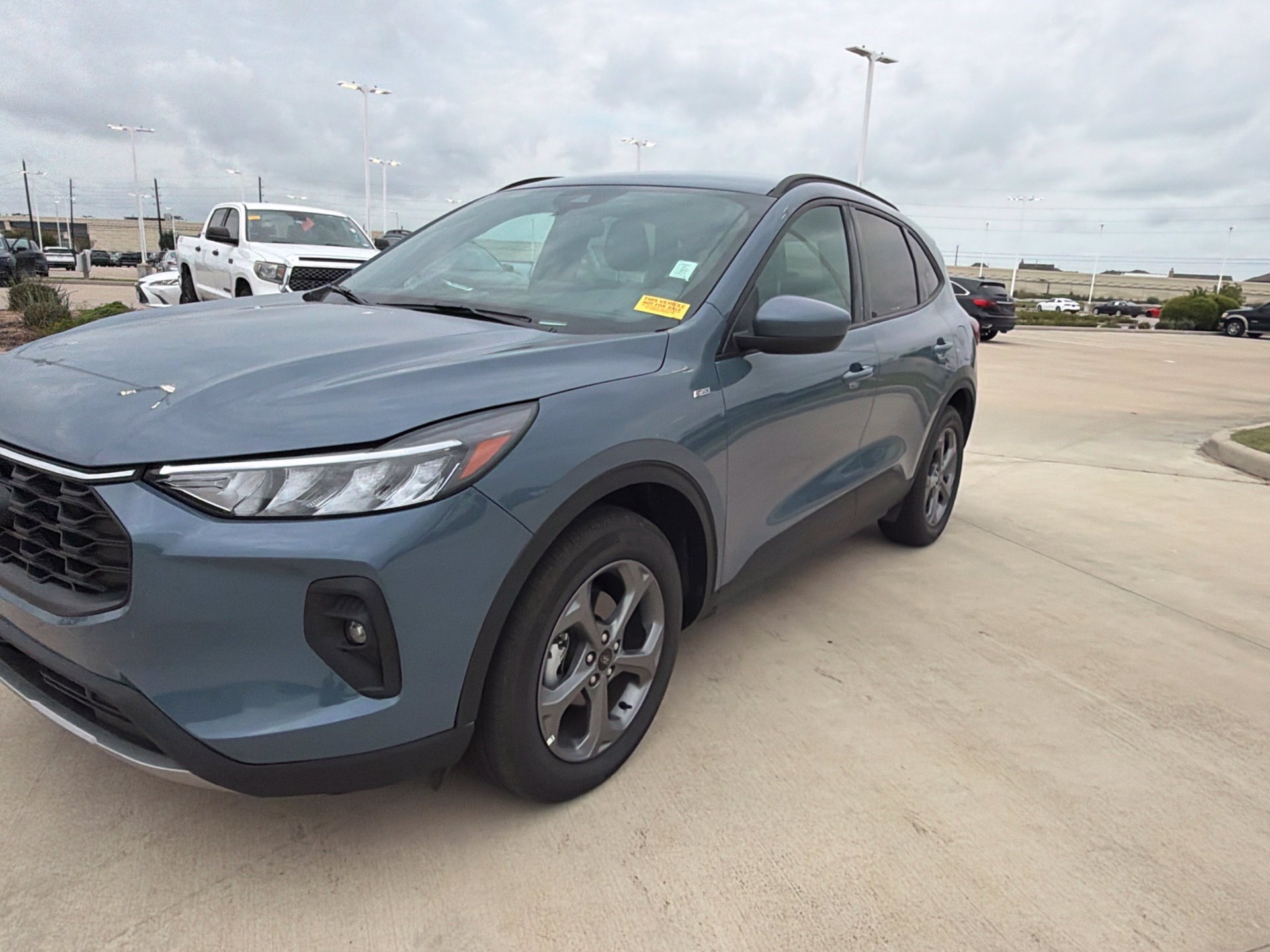 Used 2025 Ford Escape ST-Line Select AWD/4WD image 7