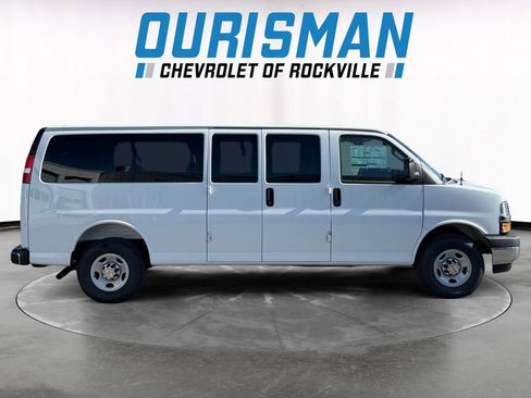 New 2026 Chevrolet Express 3500 LT image 7