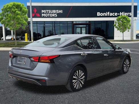 Used 2024 Nissan Altima 2.5 SV image 4