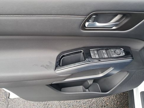 New 2025 Nissan Pathfinder SL w/ SL Premium Package image 11