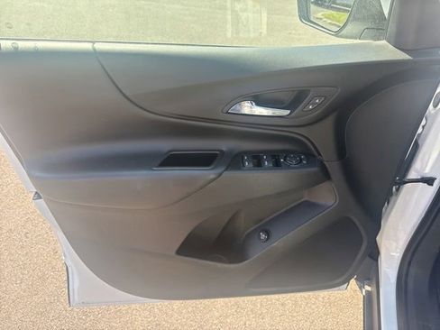 Certified 2023 Chevrolet Equinox LT FWD image 10