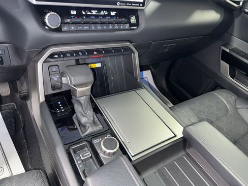 Used 2024 Toyota Sequoia Limited w/ Tow Technology Package AWD/4WD image 31