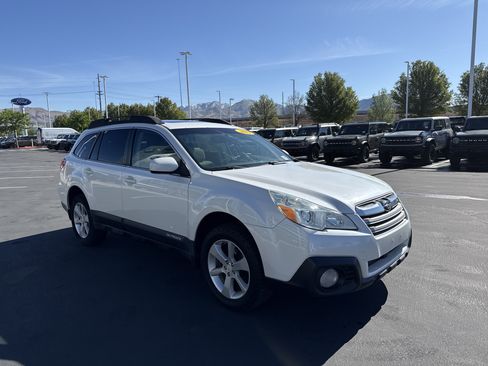 Used 2013 Subaru Outback 2.5i Premium AWD/4WD image 7
