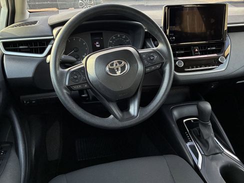 Used 2025 Toyota Corolla LE image 20