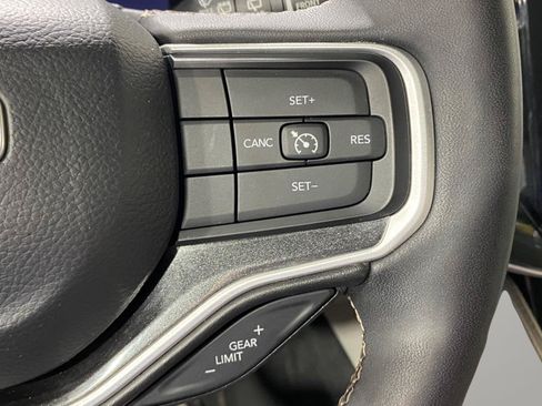 Used 2022 Jeep Wagoneer Series I w/ Premium Group I AWD/4WD image 29
