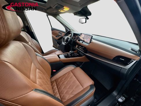 Used 2025 Nissan Rogue Platinum w/ Platinum Premium Package FWD image 39