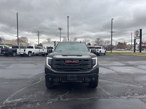 Used 2024 GMC Sierra 1500 AT4 w/ Technology Package image 8