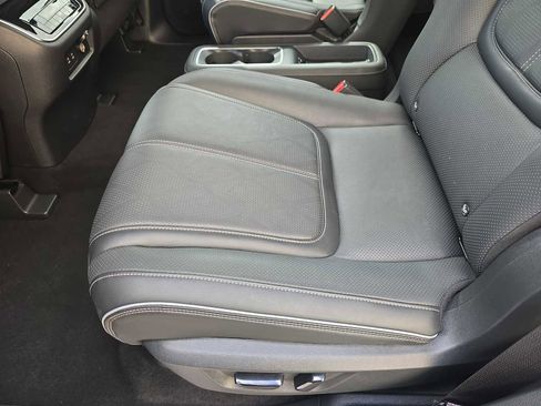 Certified 2025 INFINITI QX80 Sensory image 15