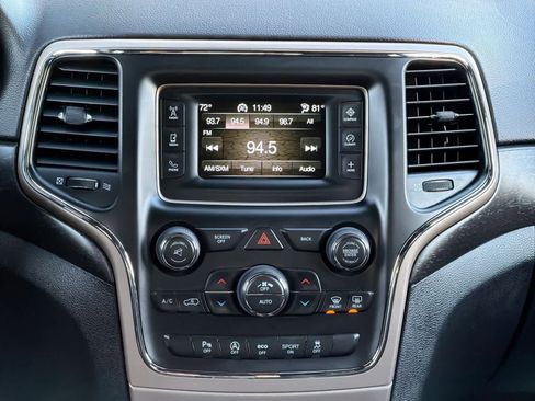 Used 2017 Jeep Grand Cherokee Laredo w/ Quick Order Package 23E image 28