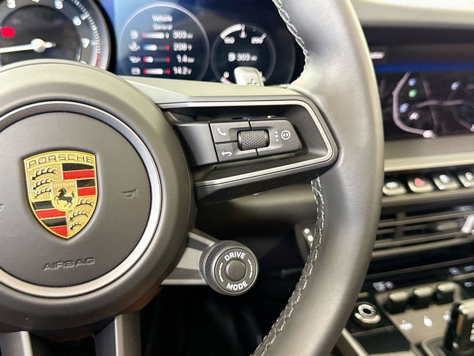Used 2024 Porsche 911 AWD/4WD image 22
