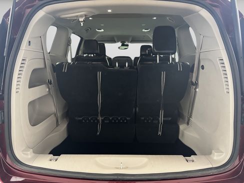 Used 2023 Chrysler Pacifica Touring-L FWD image 37