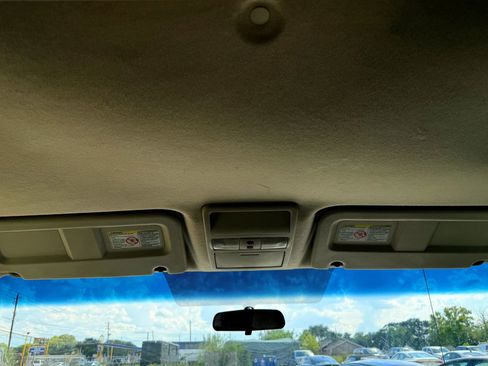 Used 2015 Nissan NV 2500 SV w/ Side & Curtain Airbag Package image 26