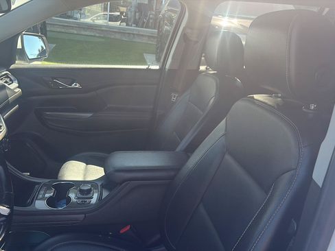 Used 2023 GMC Acadia SLT AWD/4WD image 13
