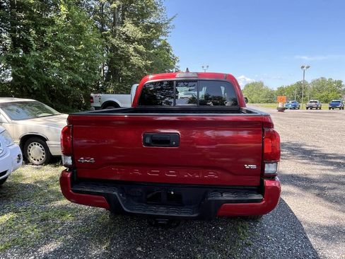 Used 2020 Toyota Tacoma SR image 6