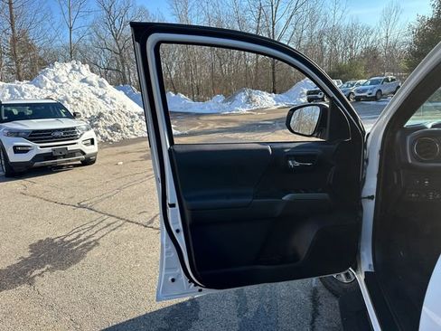 Certified 2023 Toyota Tacoma TRD Off-Road w/ Technology Package image 25