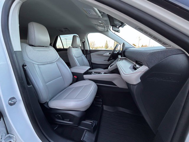 Used 2025 Ford Explorer Active w/ Active Comfort Package AWD/4WD image 34