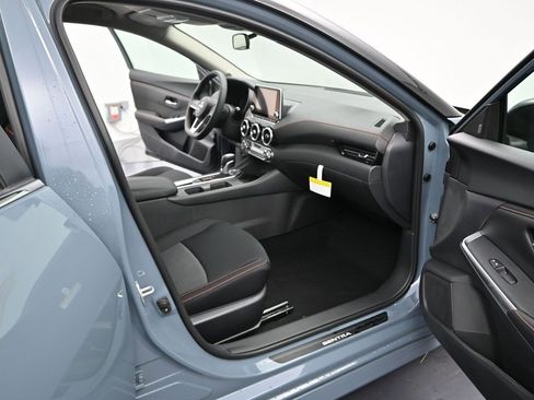 New 2025 Nissan Sentra SR image 6