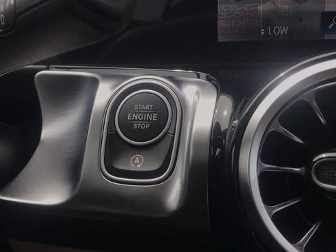 Used 2023 Mercedes-Benz GLB 250 image 26