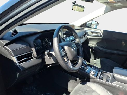 Used 2022 Mitsubishi Outlander SE AWD/4WD image 25