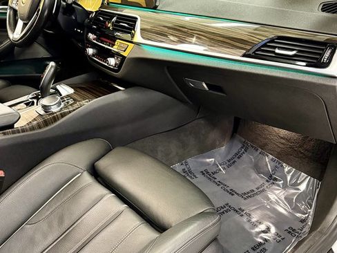 Used 2018 BMW 540i RWD image 12