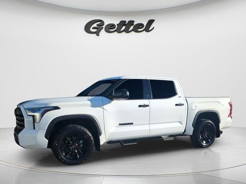 Used 2023 Toyota Tundra SR5 w/ SR5 Convenience Package AWD/4WD image 1