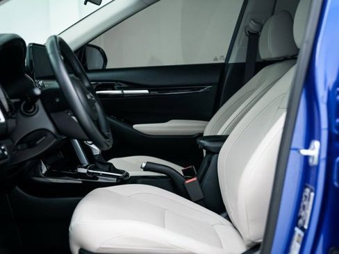 Used 2023 Kia Seltos EX image 10