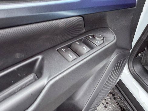 New 2026 Chevrolet Equinox EV LT image 11