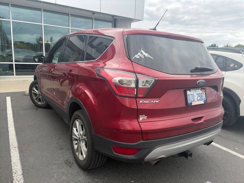 Used 2017 Ford Escape SE AWD/4WD image 4