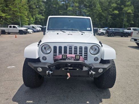Used 2016 Jeep Wrangler Unlimited Sahara w/ Connectivity Group AWD/4WD image 2