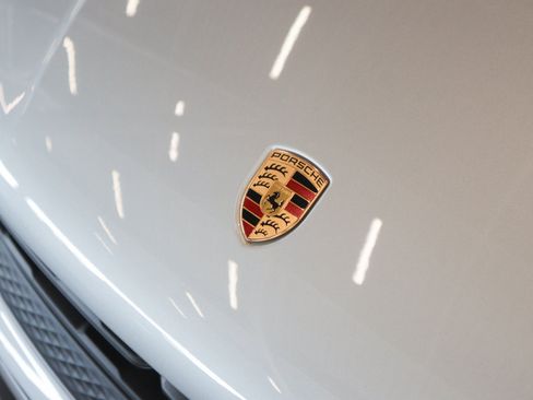 Certified 2026 Porsche Macan AWD/4WD image 28