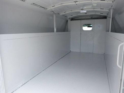 Used 2015 Chevrolet Express 3500 RWD image 16