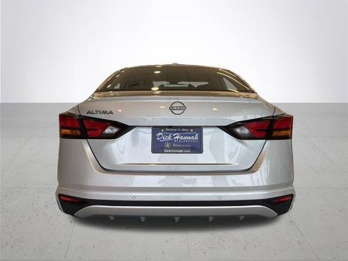 Certified 2025 Nissan Altima 2.5 SV FWD image 9