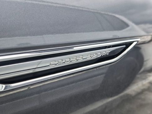 Used 2024 Volkswagen Atlas Cross Sport SE image 11