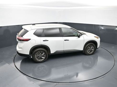 Certified 2025 Nissan Rogue S FWD image 21