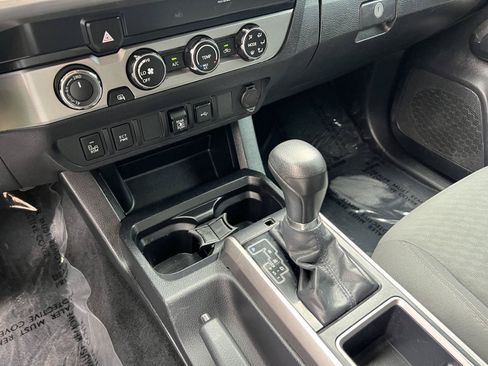 Used 2020 Toyota Tacoma SR5 w/ Technology Package AWD/4WD image 37