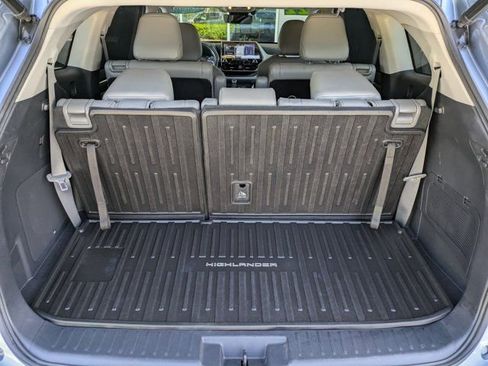 Used 2022 Toyota Highlander Platinum image 23