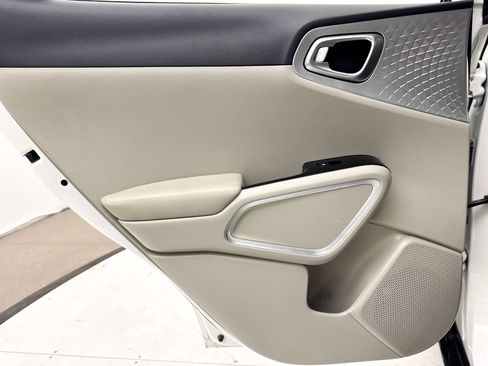 Used 2023 Kia Soul LX FWD image 29