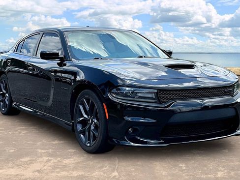 Used 2020 Dodge Charger R/T w/ Blacktop Package RWD image 3