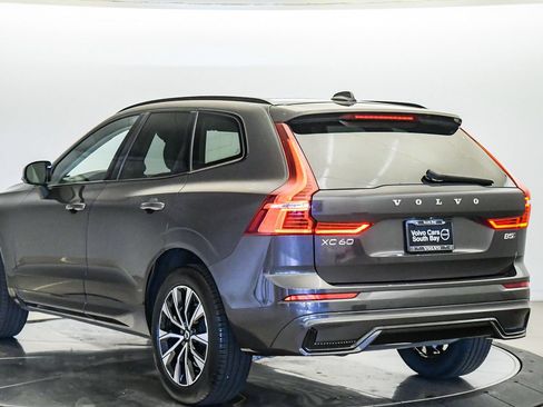 Certified 2025 Volvo XC60 B5 Core AWD/4WD image 2