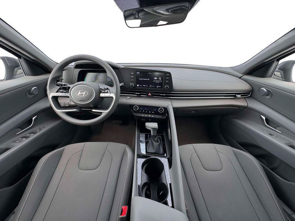 Used 2026 Hyundai Elantra Hybrid FWD image 13