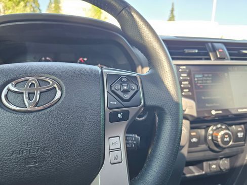 Used 2022 Toyota 4Runner SR5 Premium w/ Moonroof Package AWD/4WD image 37